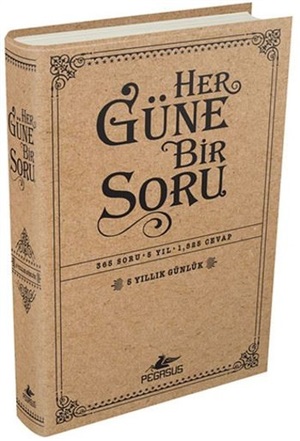 Her Güne Bir Soru: 5 Yıllık Günlük (Ciltli)