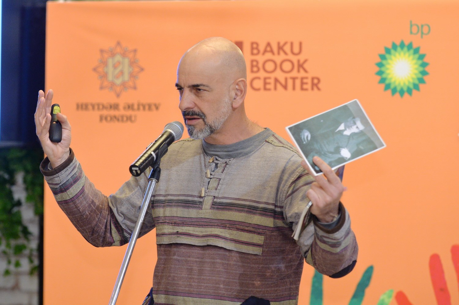 Исследователь истории Баку Фуад Ахундов провел очередную лекцию в рамках образовательного проекта«YÜKSƏL»