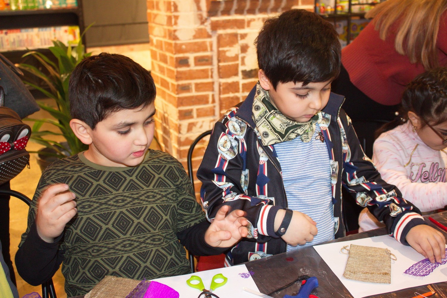 Final arts & crafts lesson for children devoted to Novruz holiday