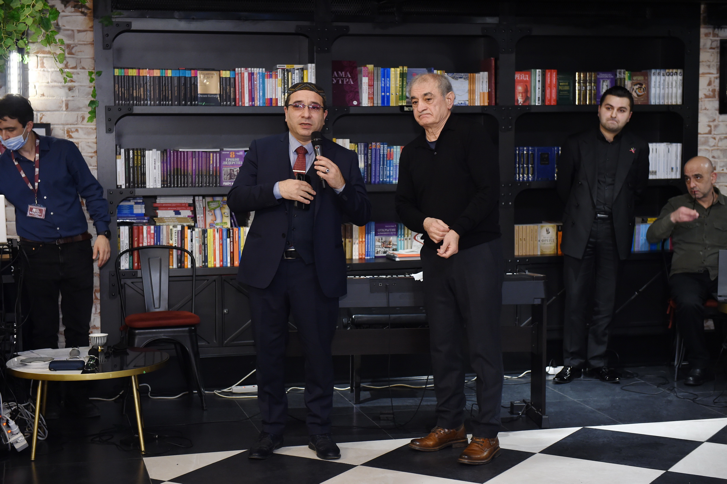 Baku Book Center представил театрально-поэтическую композицию «Иное измерение»