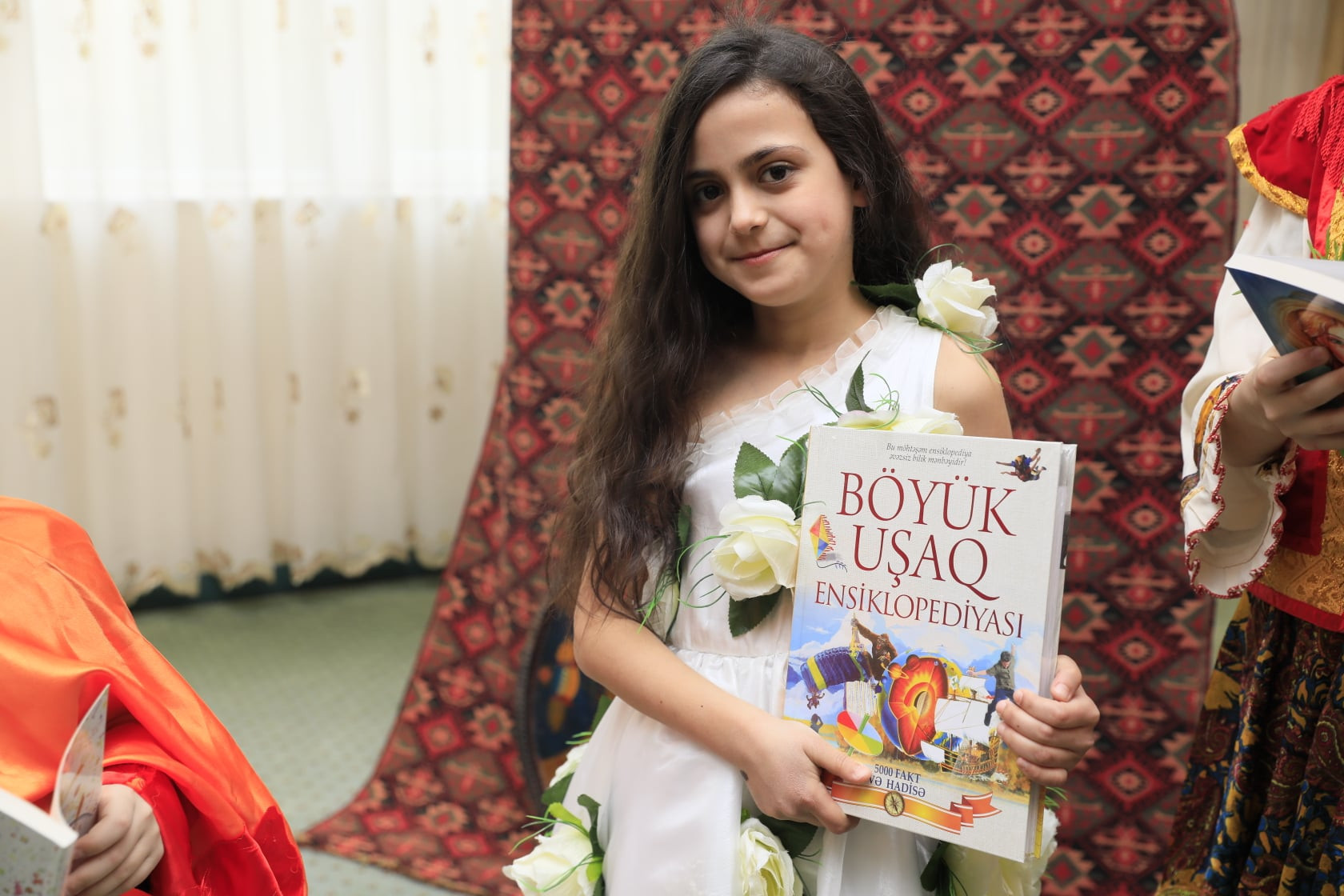 Heydar Aliyev Foundation donates books to orphanages and boarding schools