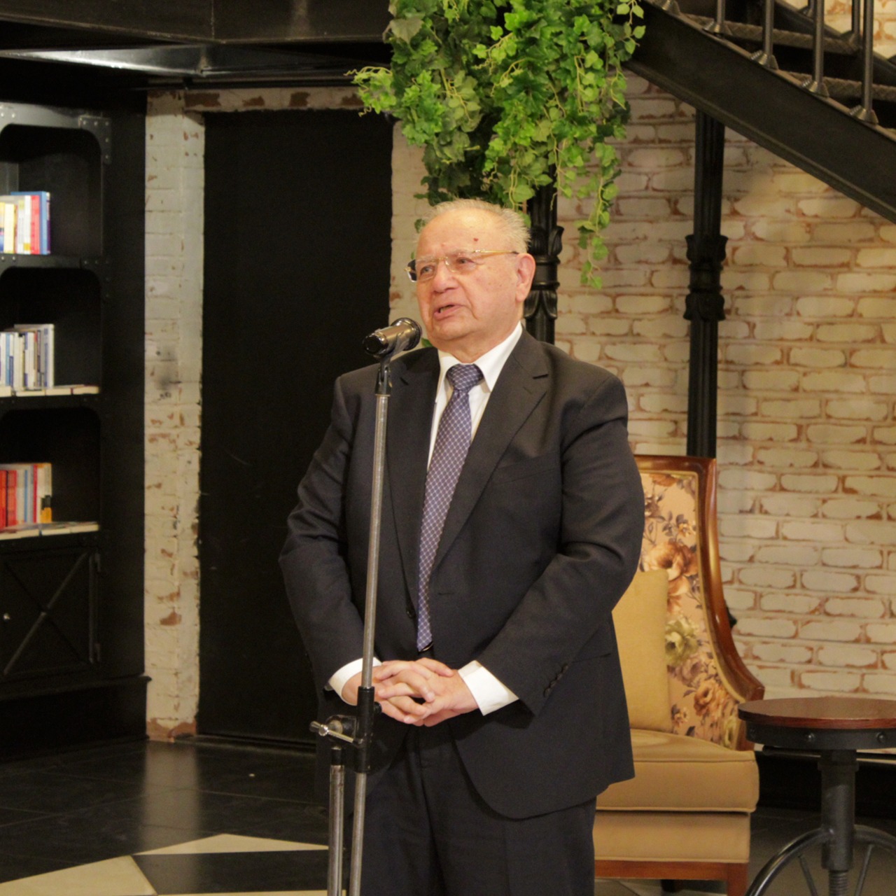 Историк Азер Зиядлы представил в БКЦ свою книгу 