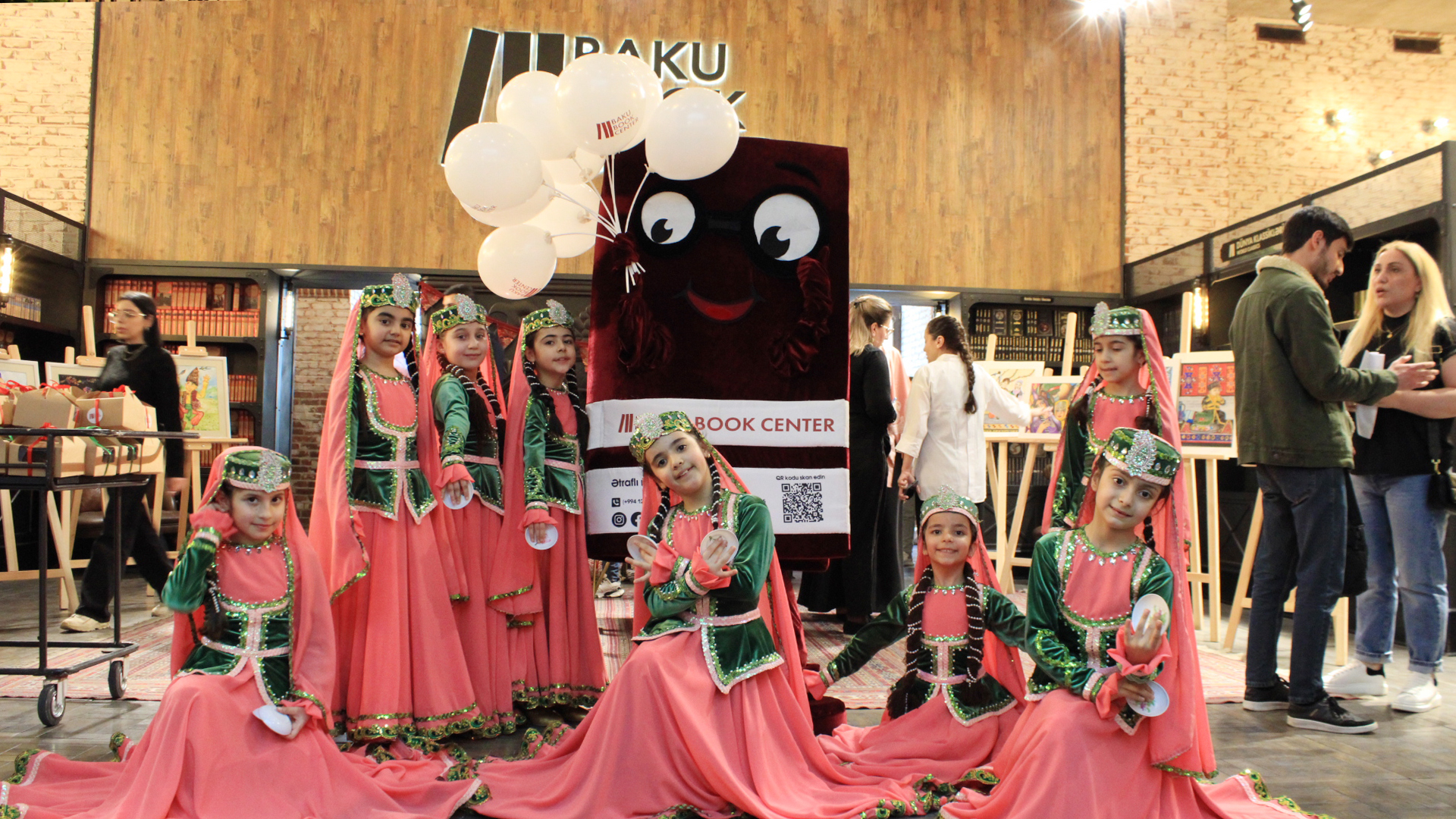 Baku Book Center xüsusi qayğıya ehtiyacı olan uşaqlar üçün Novruz şənliyi təşkil etdi