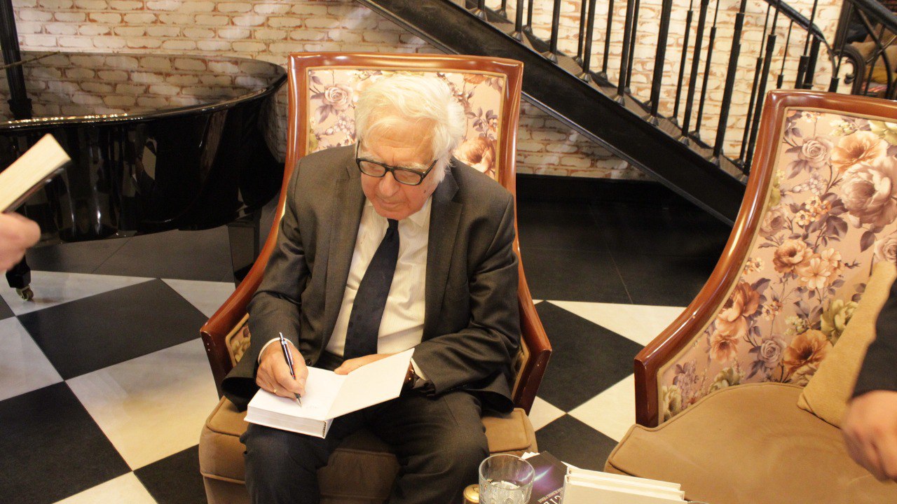 Народный писатель Анар стал очередным гостем проекта «MədəniyyətimİZ»