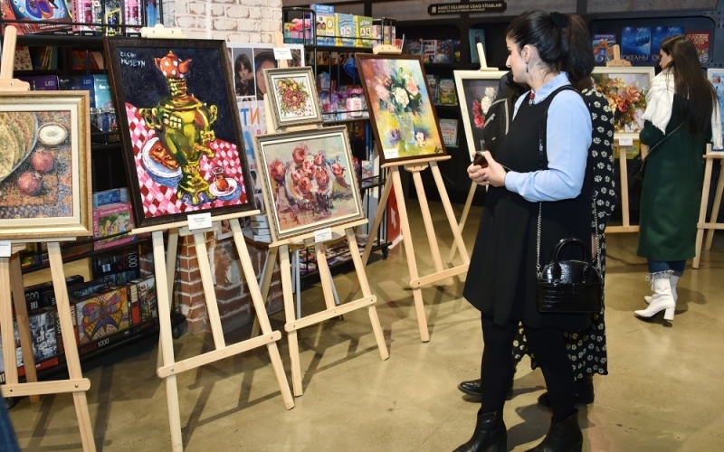 Baku Book Center hosts exhibition dedicated to Youth Day