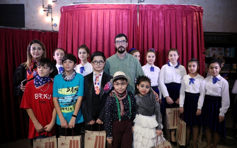 Baku Book Center unveils “New Year comes soon” performance by “OYAN” Children’s theater