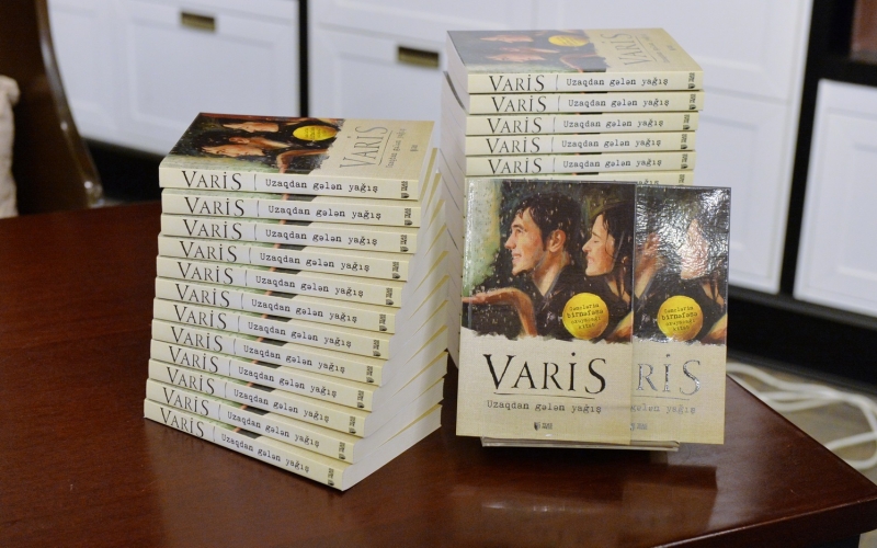 Baku Book Center hosts a meeting with popular writer Varis Yolchuyev