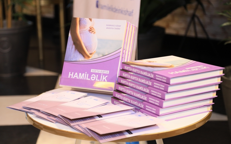 “Pregnancy week by week” book unveiled at Baku Book Center