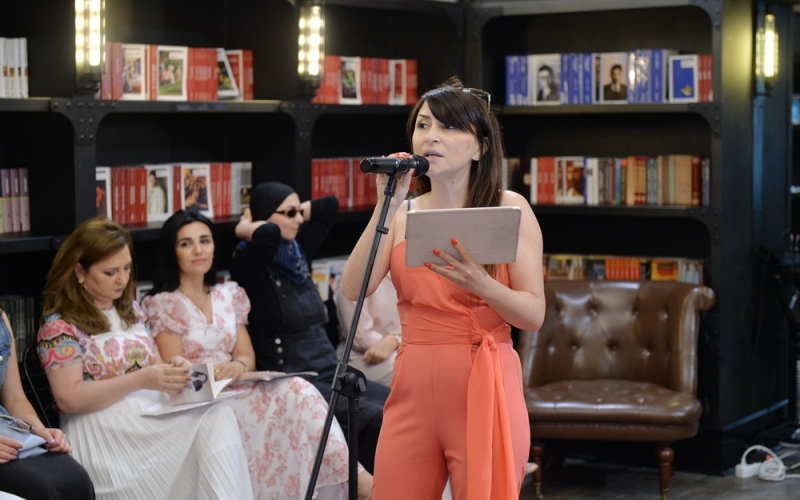 Baku Book Center hosts musical and poetic evening 