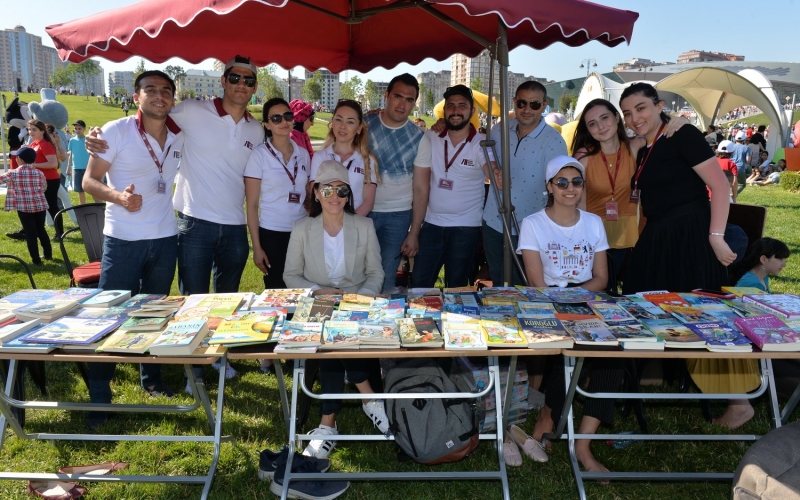 Uşaq Festivalında Bakı Kitab Mərkəzinin stendi böyük marağa səbəb oldu