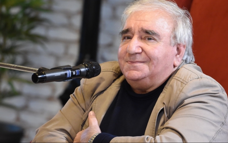 Famous poet Ramiz Rovshan meets with readers at Baku Book Center