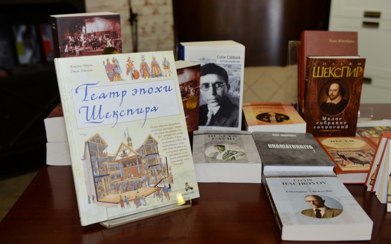 Baku Book Center marks International Theater Day