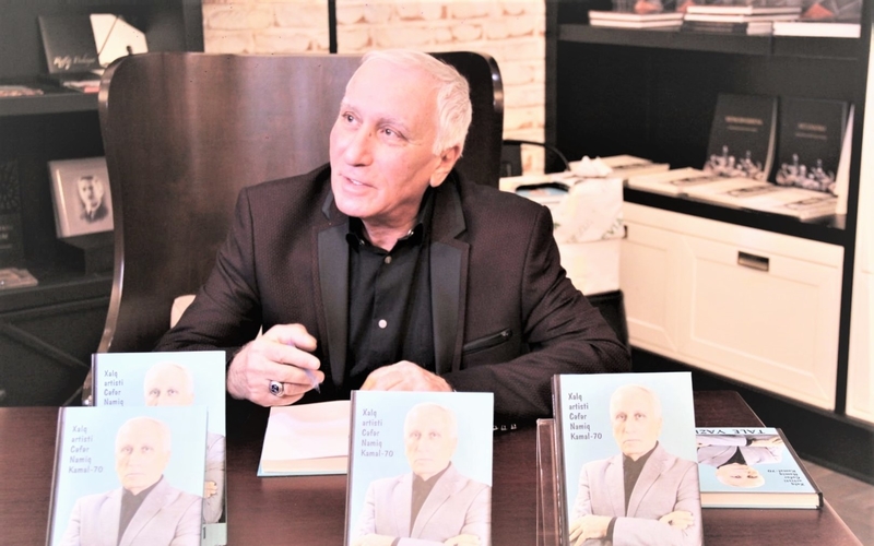 Book about famous Azerbaijani actor unveiled at Baku Book Center