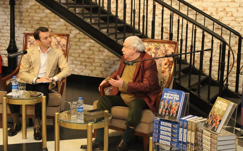 Baku Book Center hosts meeting with famous journalist Mikhail Gusman