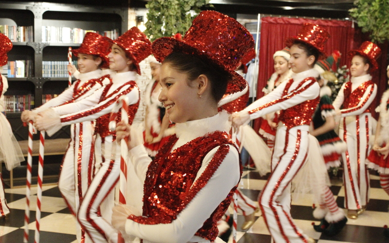 Baku Book Center hosts New Year's Party for Children