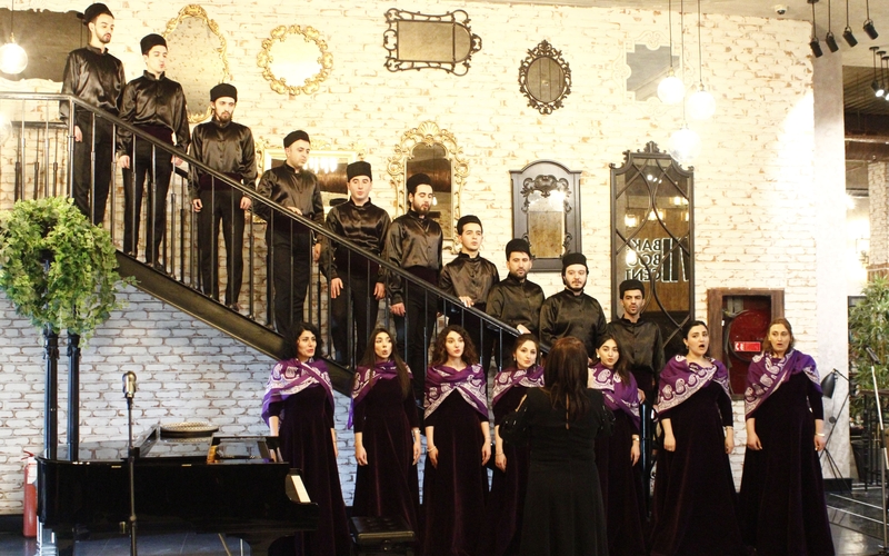 Baku Book Center hosts music and poetry event in celebration of Women's Day