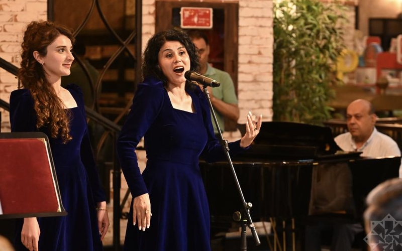 Bakı Kitab Mərkəzində yay axşamı musiqi və poeziyanın sehrində